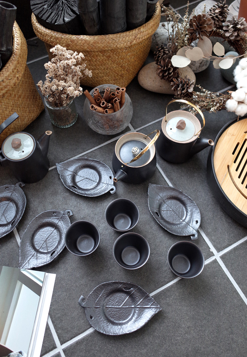 Blanche dark brown small stones vintage green tea 