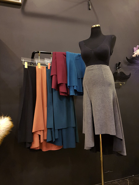 Unbalanced Top Long Bending Skirt Sexy Layered Rom