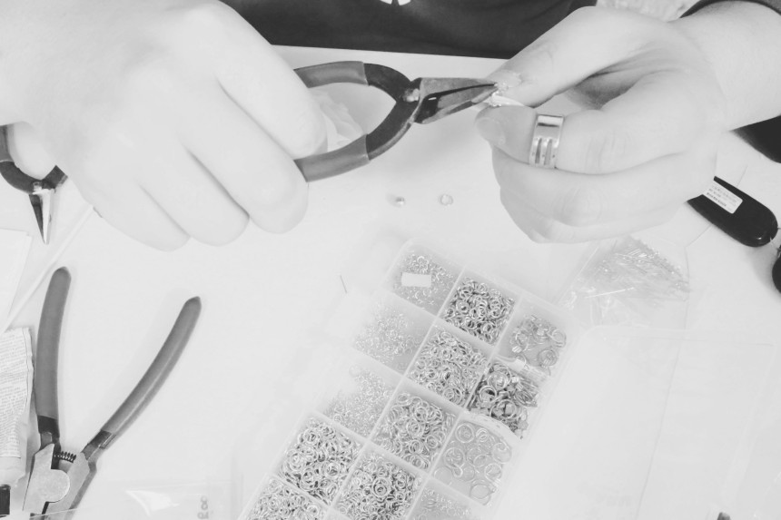 <b><p>Bello earring W-dressed Bold Luxuous acco</p></b><b><p>ベロ イヤリング ワンピースによく似合う ボールドた 高級感のあるアクセサリー ファッショナブルなス</p></b><br /><br /><p align='center'>