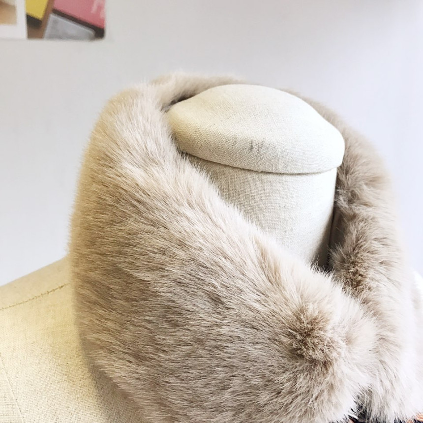 Beige Fake Fur Mink Twilie Muffler Shawl Petit Sca