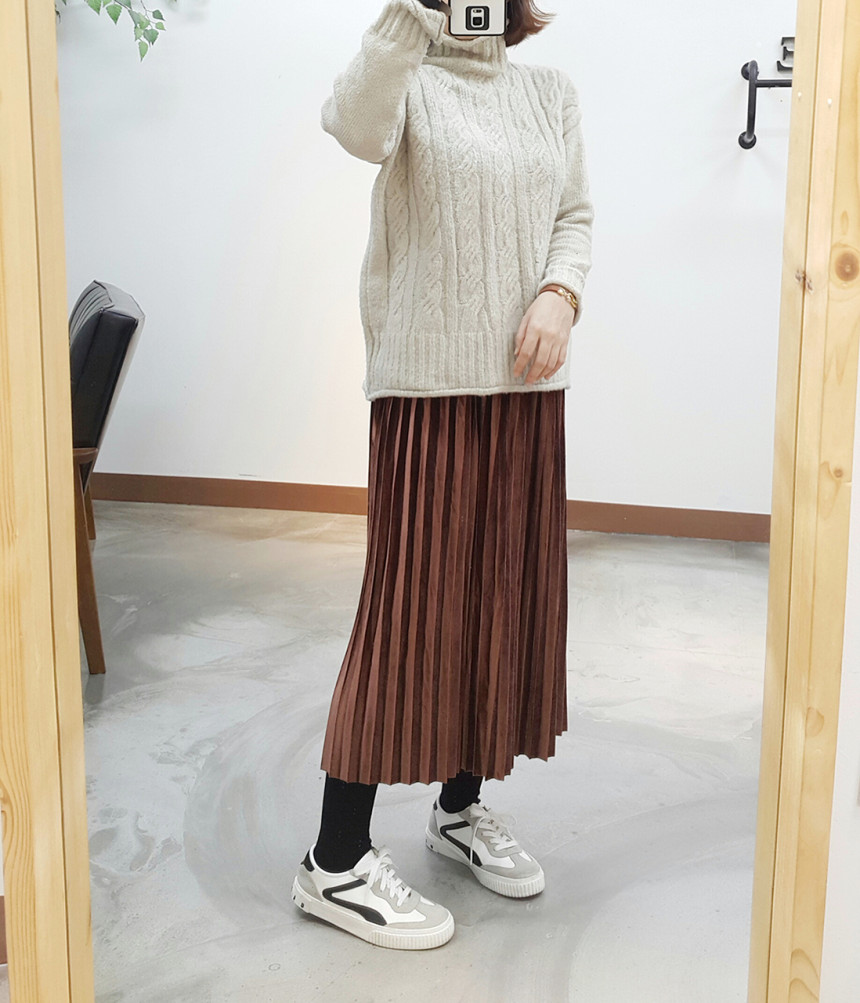 Velvet Pleated Long Skirt