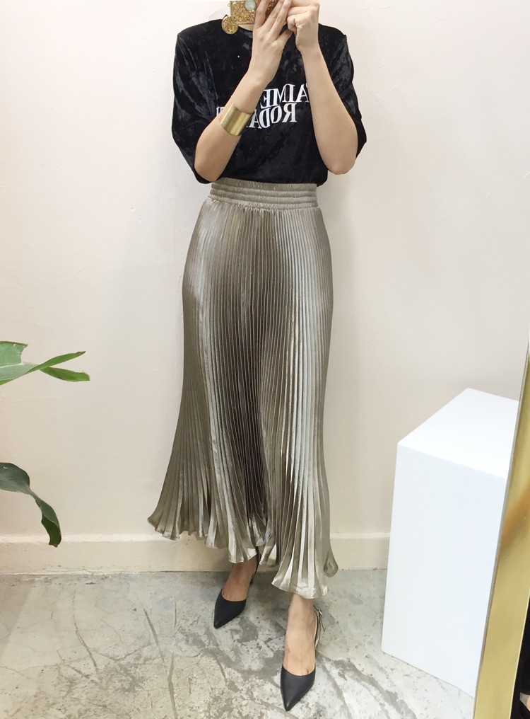 Pearl Pleated Long Skirt