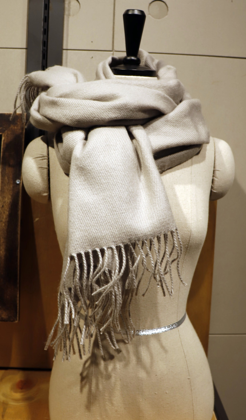 Wool Touch Surgical Muffler 7col Clean and stylish