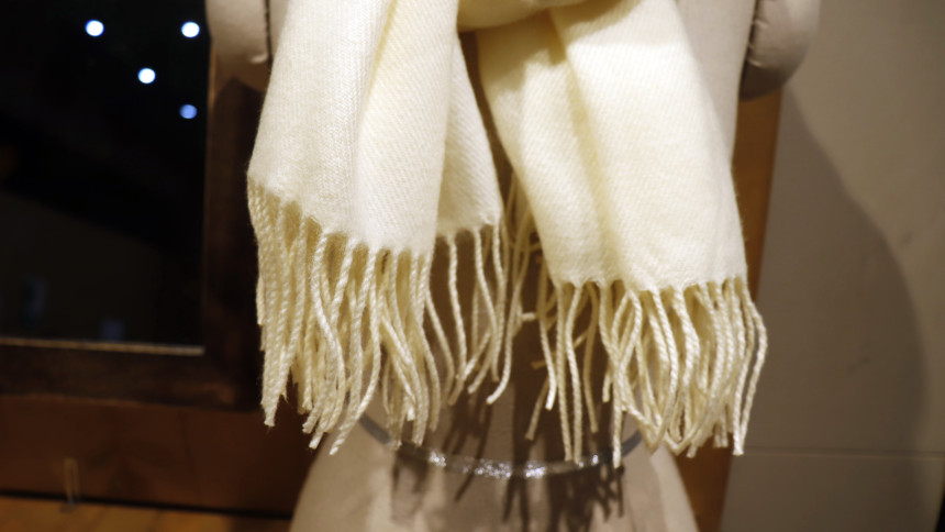 Wool Touch Surgical Muffler 7col Clean and stylish