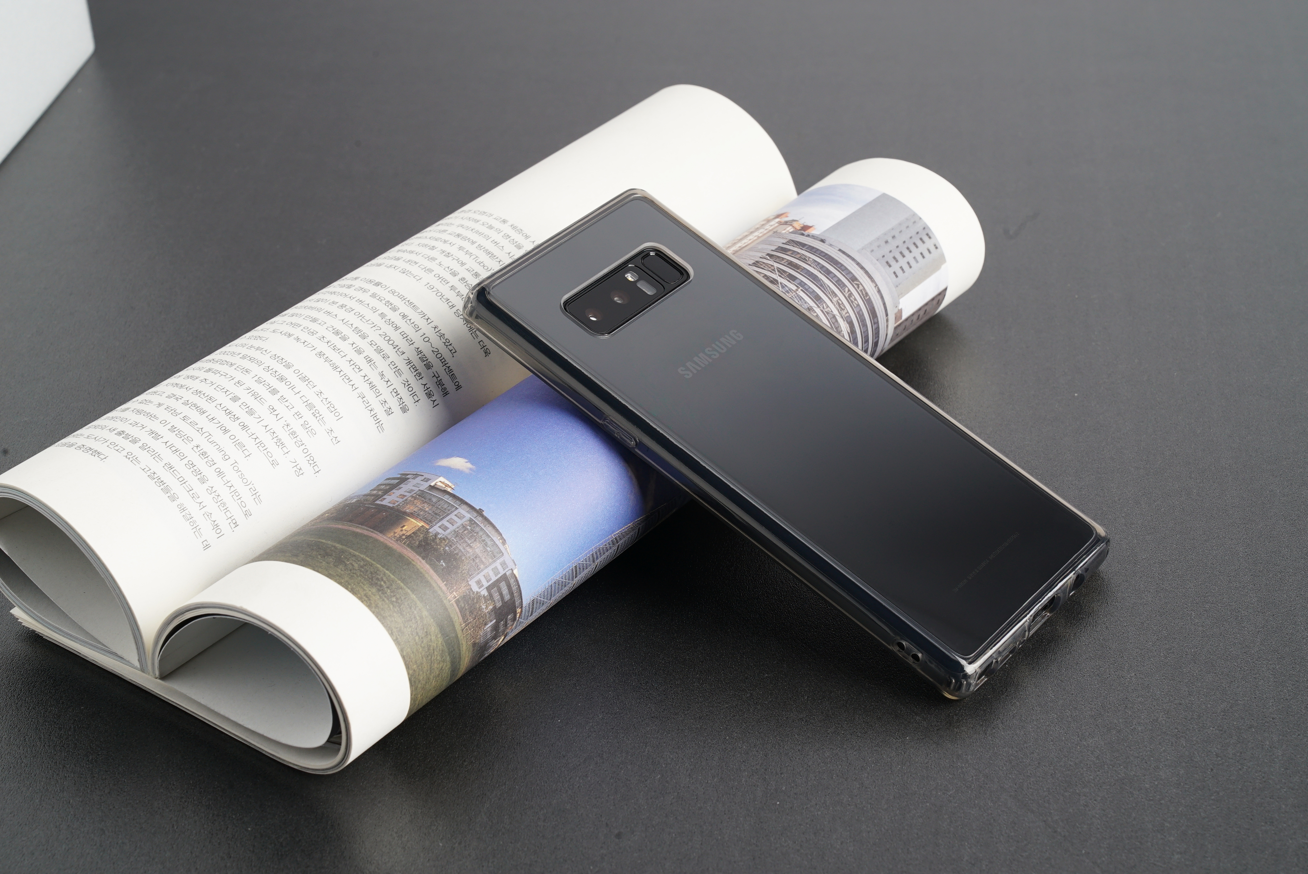 <b><p>Galaxy Note 8-bd house three chion ca trspant</p></b><b><p>ギャラクシーノート8周波数家スリークッションケース透明バンパースリム携帯電話、スマートフォン、携帯電</p></b><br /><br /><p align='center'>