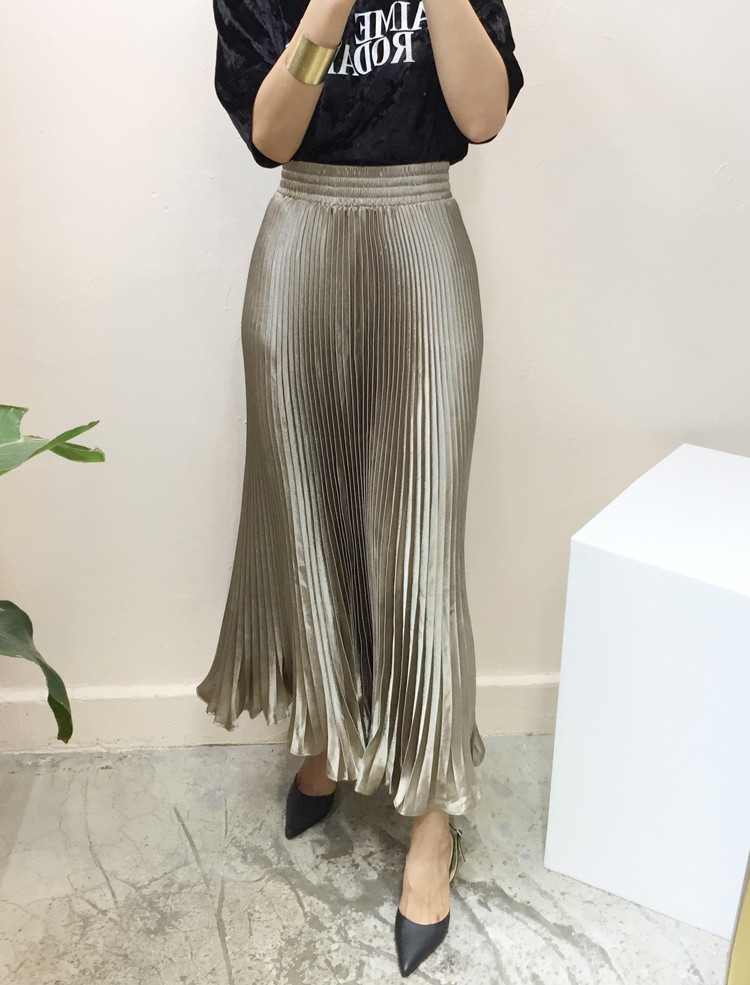 Pearl Pleated Long Skirt