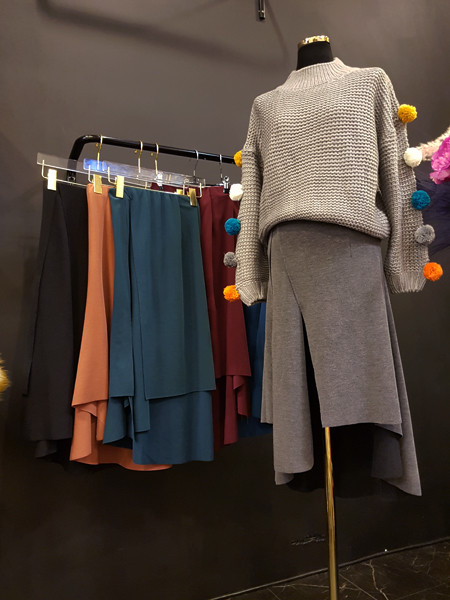 Unbalanced Top Long Bending Skirt Sexy Layered Rom