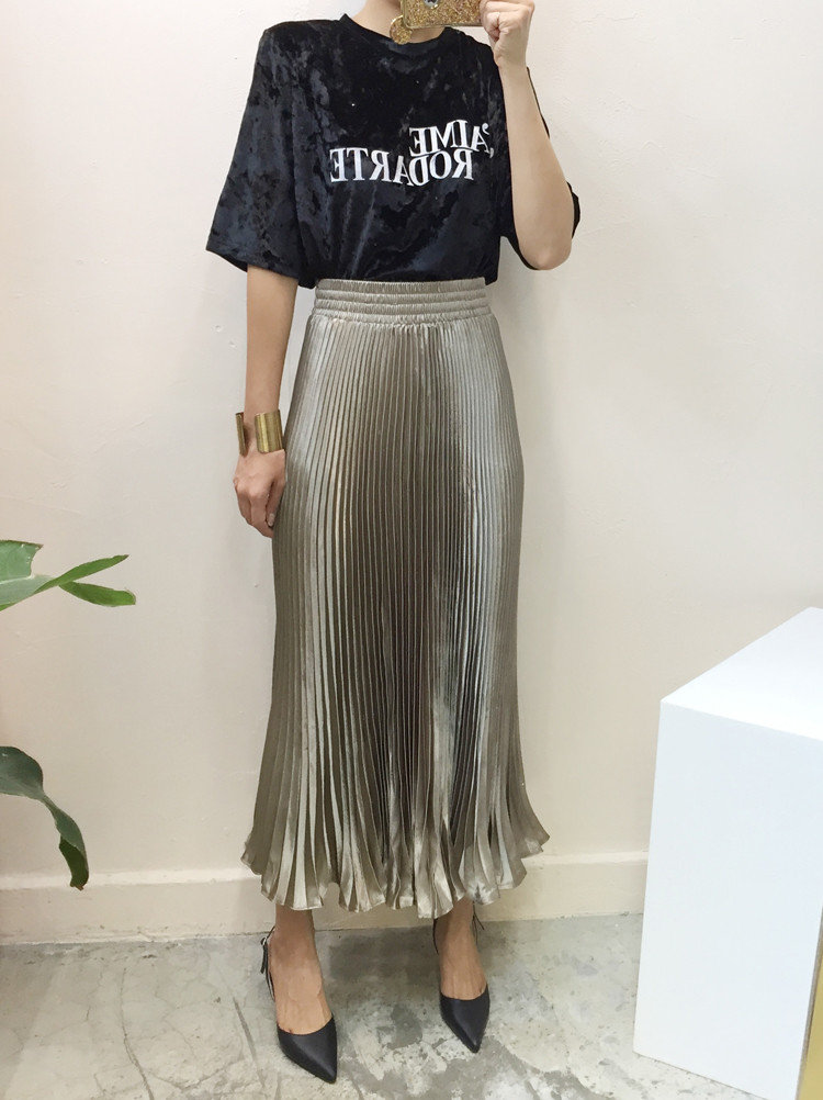 Pearl Pleated Long Skirt
