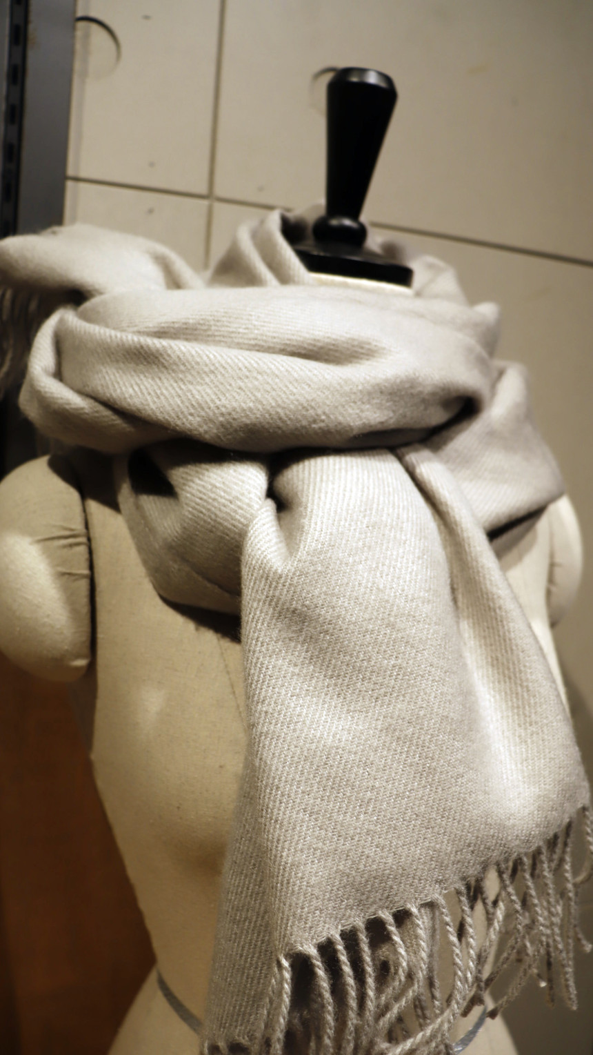 Wool Touch Surgical Muffler 7col Clean and stylish