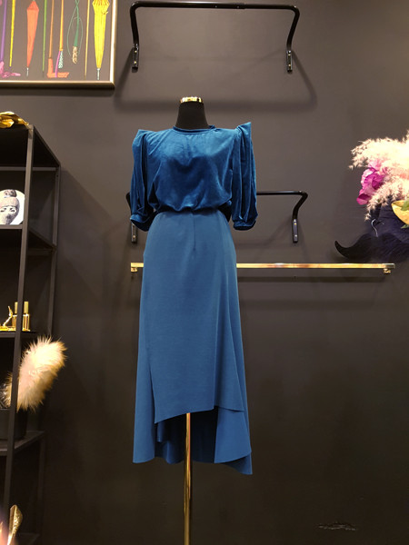 Unbalanced Top Long Bending Skirt Sexy Layered Rom