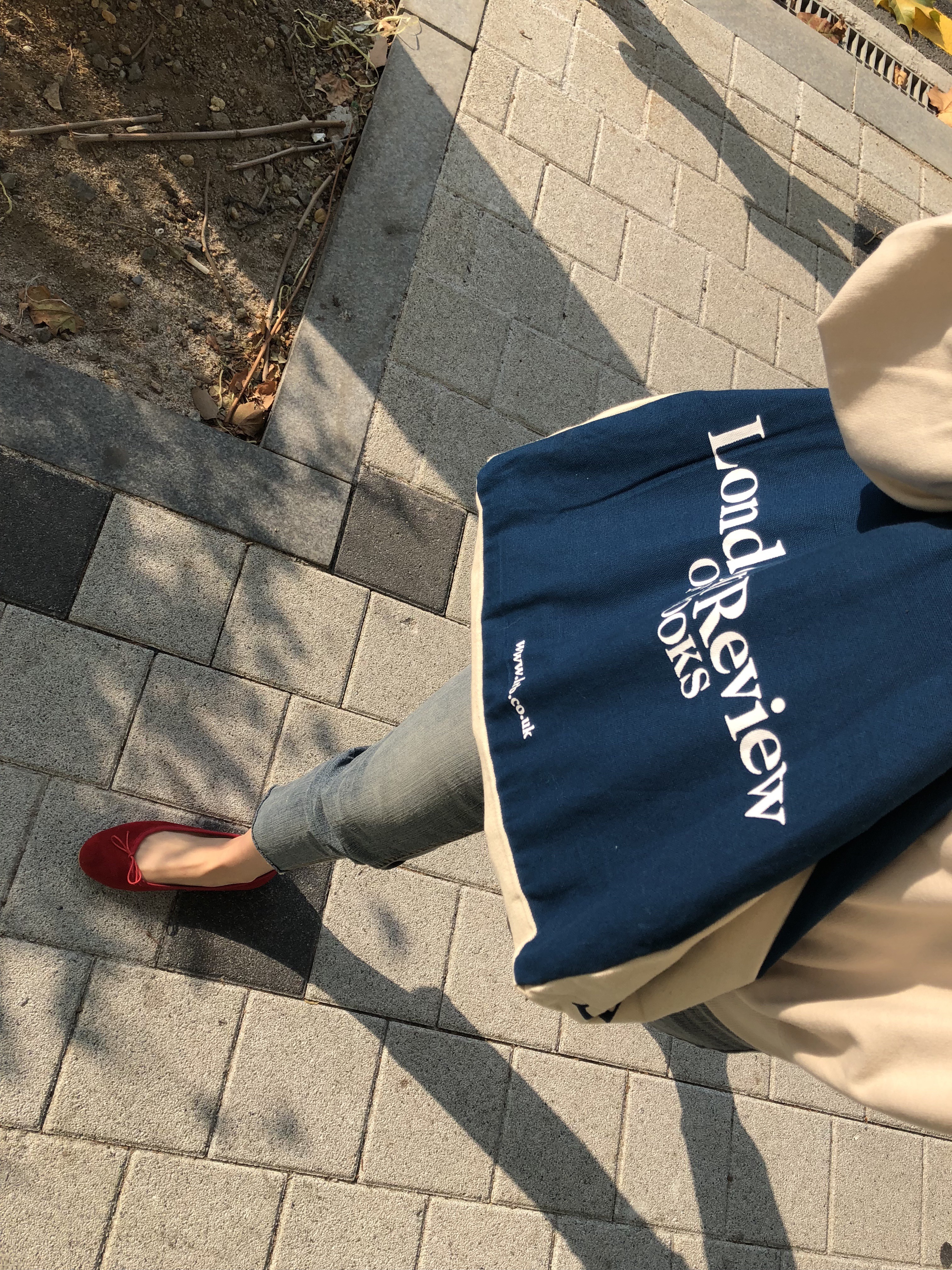 <b><p>London Review of Books Eco Bag Navy Genuine</p></b><b><p>ロンドンレビューオブブックスエコバックネイビー本物 런던에코백 리뷰오브북스 백네이비</p></b><br /><br /><p align='center'>