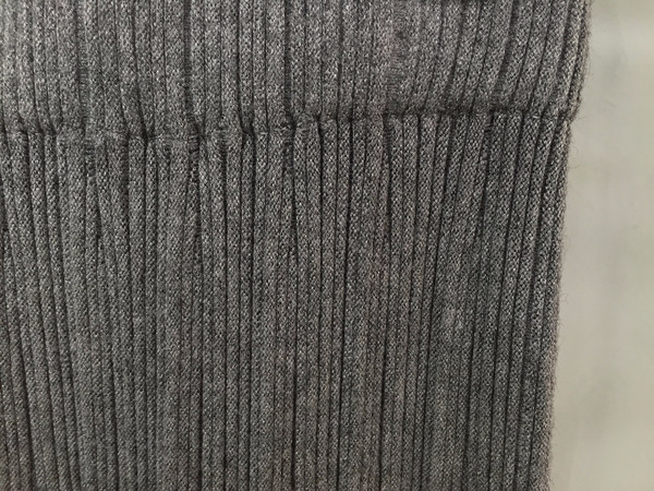 Knit long-sleeved long skirt