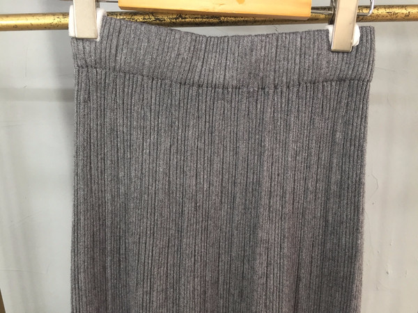 Knit long-sleeved long skirt