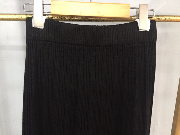 Knit long-sleeved long skirt