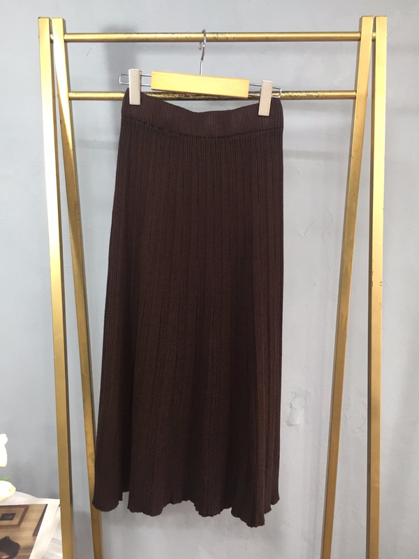 Knit long-sleeved long skirt