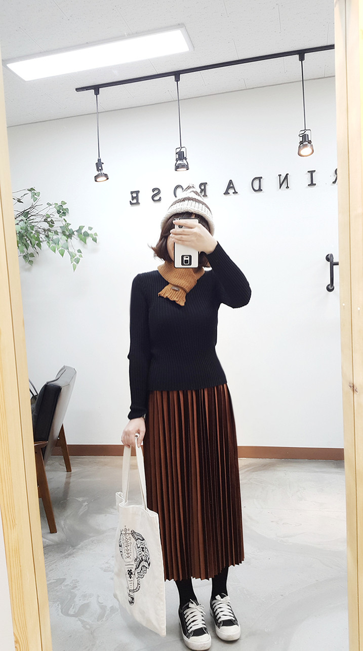 Velvet Pleated Long Skirt