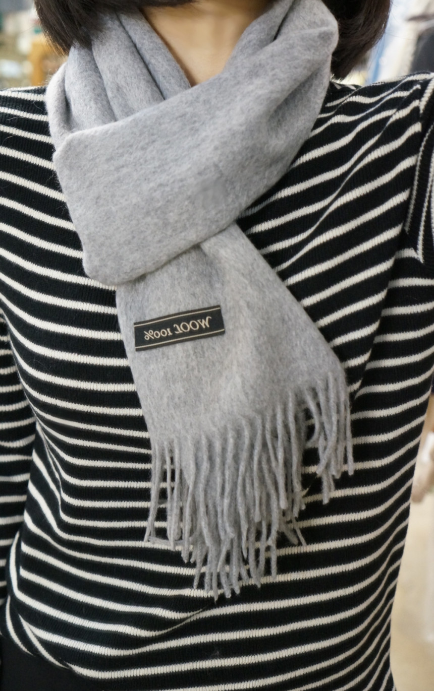 Plain wool muffler Trend styling Neat modern sensi