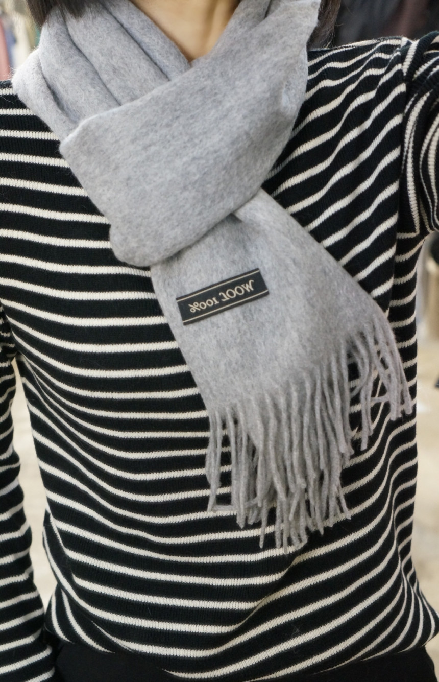 Plain wool muffler Trend styling Neat modern sensi