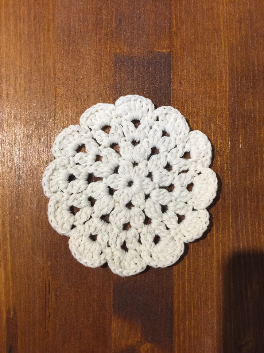 Pink tea cozy teapot with hand-held pottery Warm t