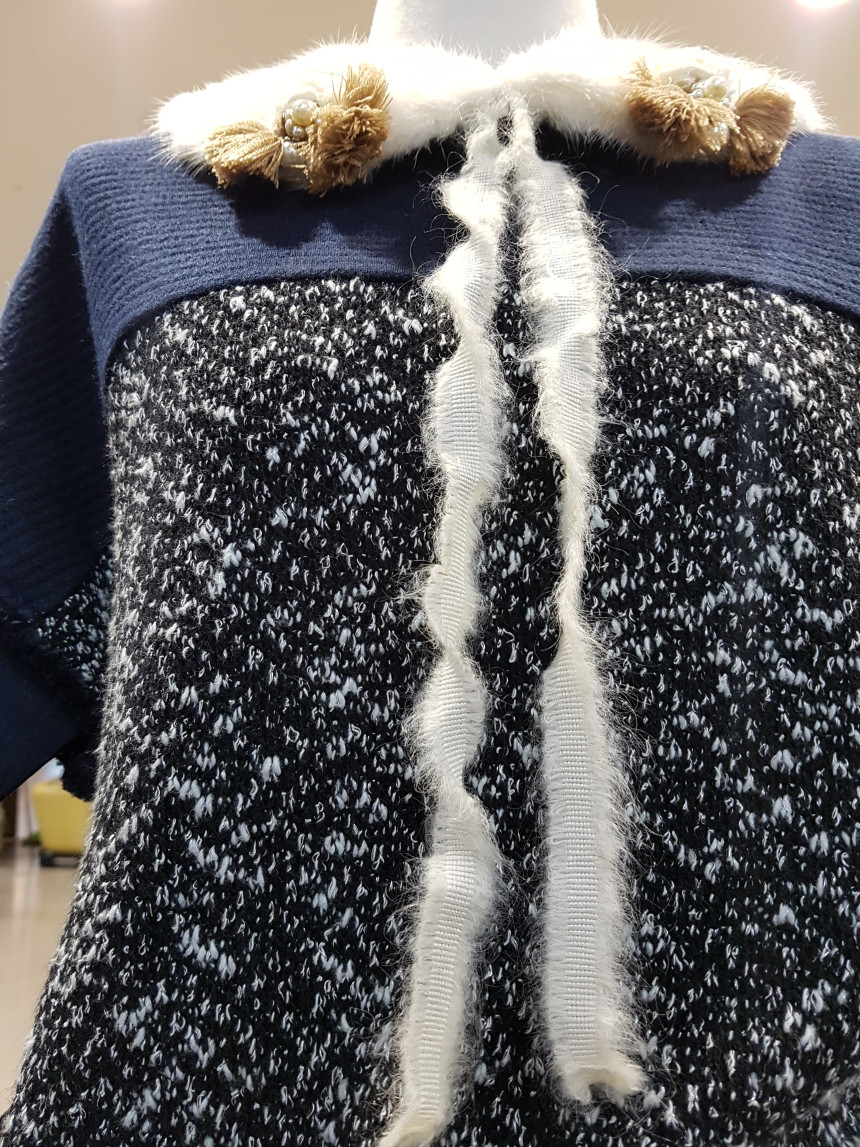 Jill Baiji Stewart White Mink Round Collar Muffler