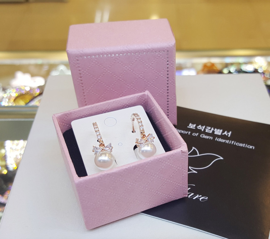 One-touch pearl earrings BRS059 Bolarre ribbon Cut