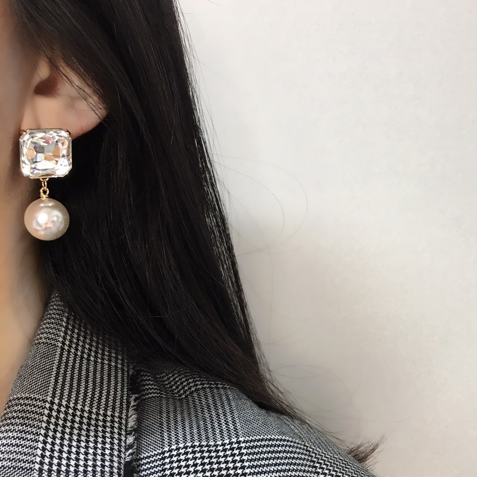 Small Cubic Bold Drop Earring Earring Possible Col