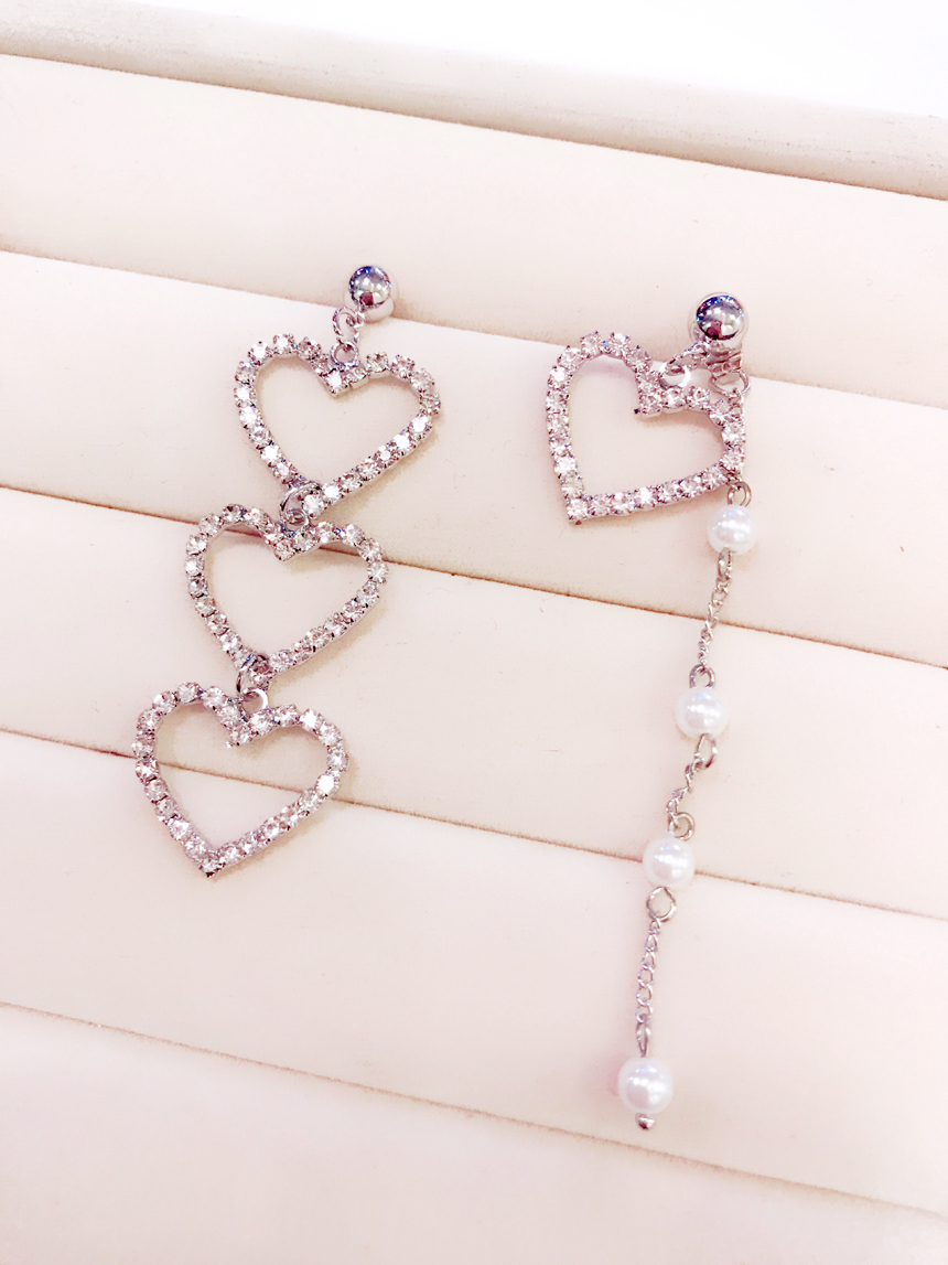 Three-ply heart and pearl unbalanced earrings earr