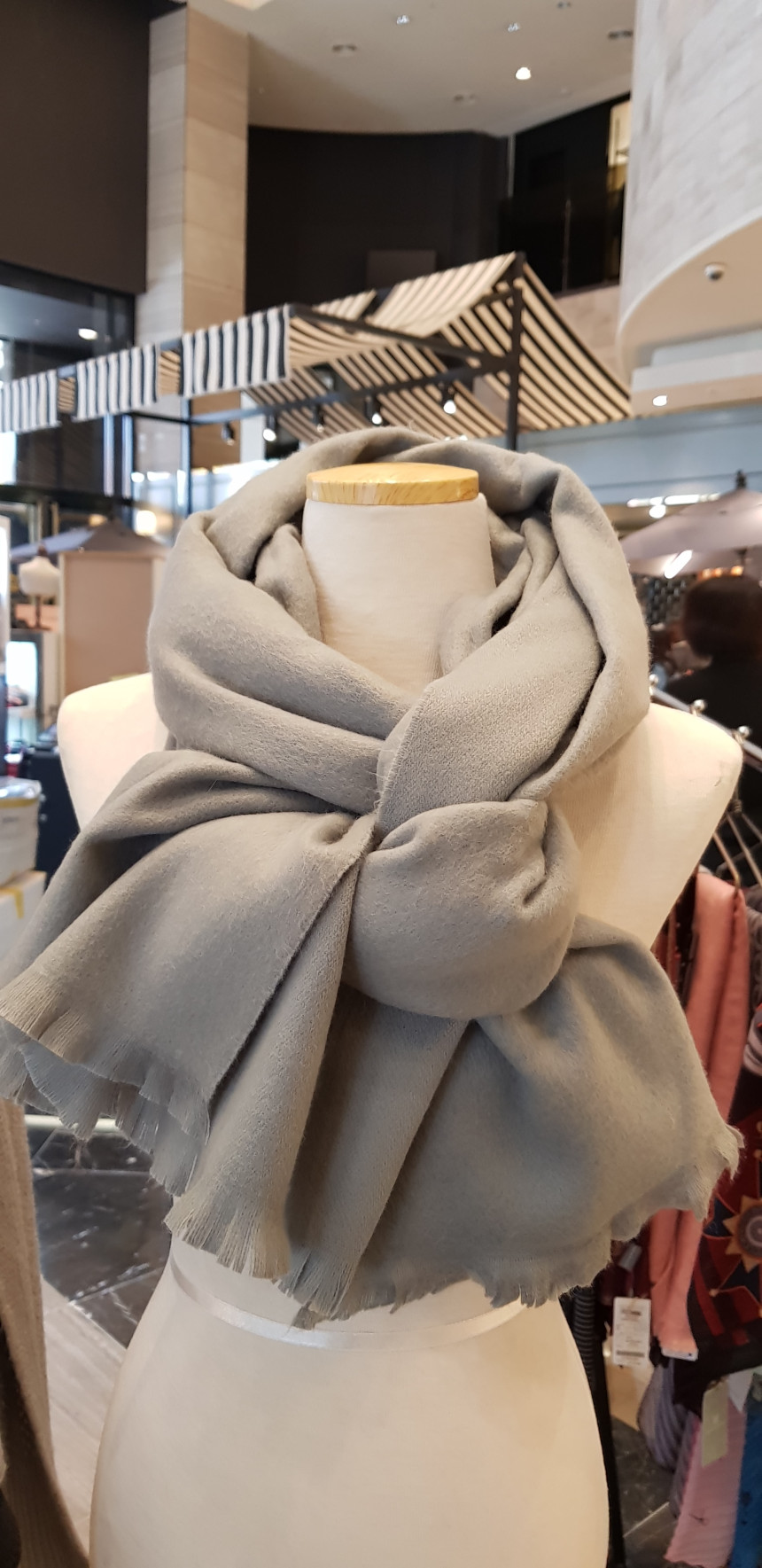 Estilo Franco Ferrero Warm Elegance Muffler E17F2H