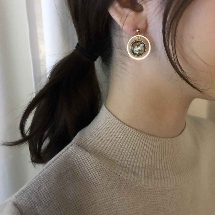 <b><p>Riju circle Mother-Daughter Drop Earrings</p></b><b><p>リージュ サークル 螺鈿 ドロップイヤリング 洗練された ナチュラルな 優雅に ゴャスなムード</p></b><br /><br /><p align='center'>