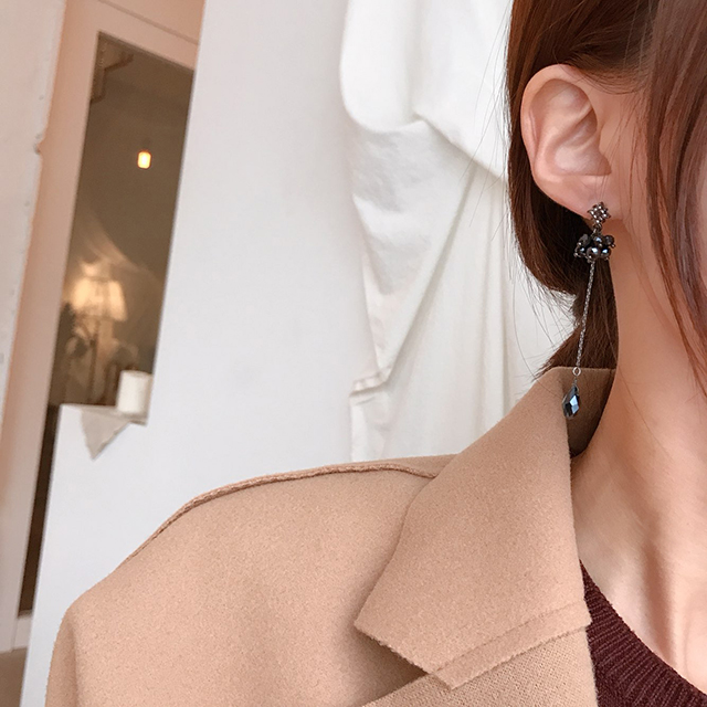 Black Antique Long Drop Earrings 10 Collection Bol