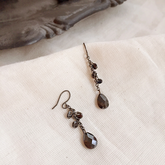 Black Antique Long Drop Earrings 10 Collection Bol