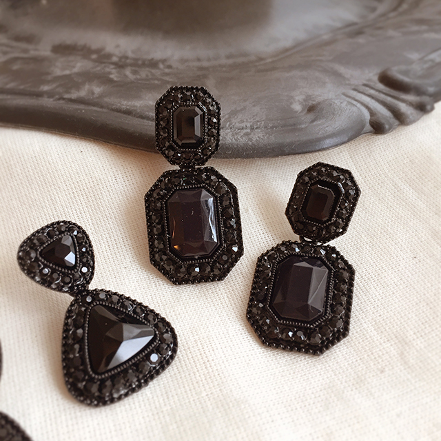 Black Antique Long Drop Earrings 10 Collection Bol