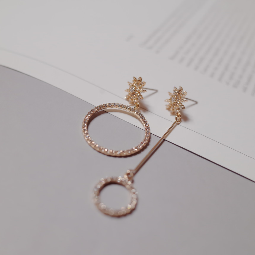 Shinestar Round Stone Chongming Silver Earrings St