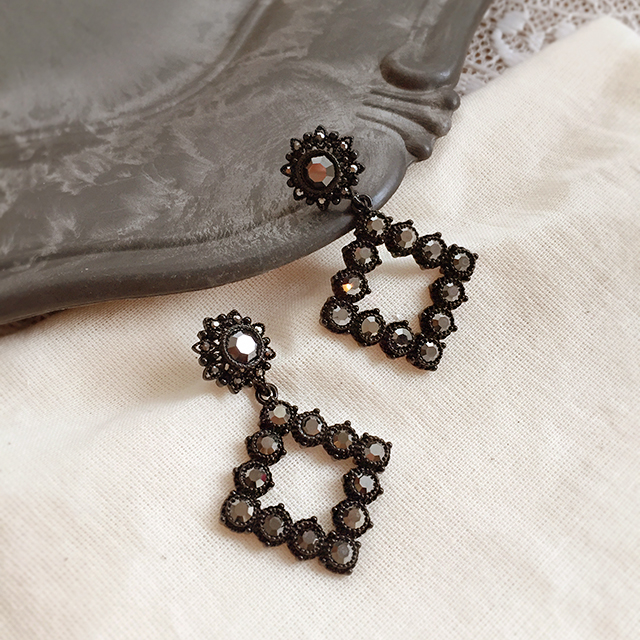 Black Antique Long Drop Earrings 10 Collection Bol