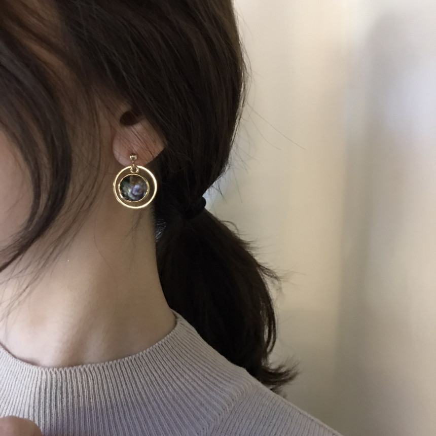 <b><p>Riju circle Mother-Daughter Drop Earrings</p></b><b><p>リージュ サークル 螺鈿 ドロップイヤリング 洗練された ナチュラルな 優雅に ゴャスなムード</p></b><br /><br /><p align='center'>