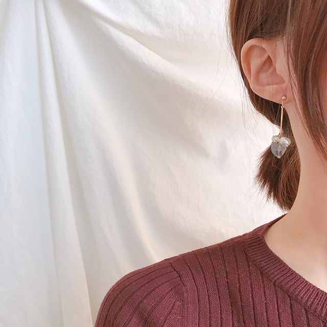 Two kinds of freshwater pearl drop earrings unspok