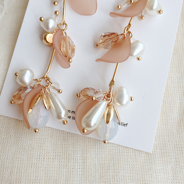 Two kinds of freshwater pearl drop earrings unspok