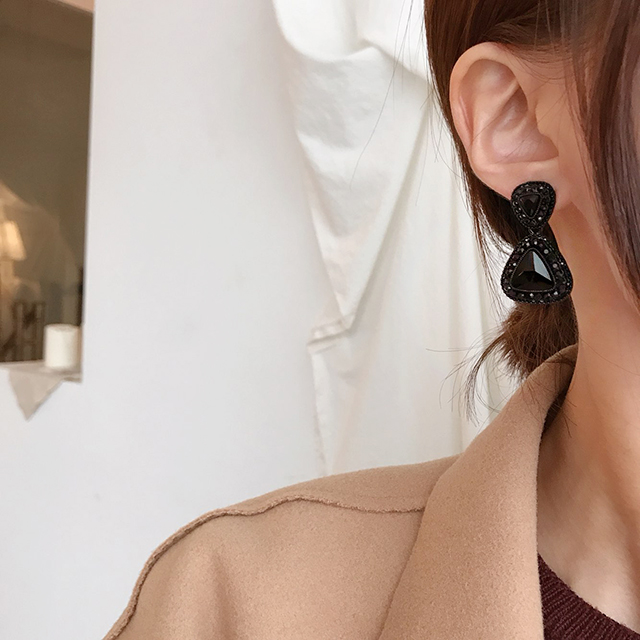 Black Antique Long Drop Earrings 10 Collection Bol