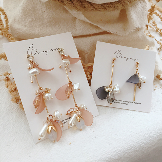 Two kinds of freshwater pearl drop earrings unspok