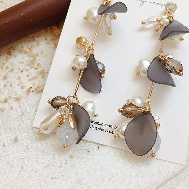 Two kinds of freshwater pearl drop earrings unspok
