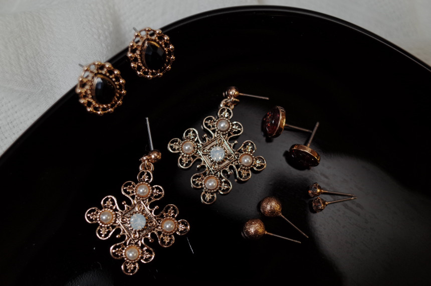 Bulliant 10SET Point Earrings Stylish Chic Unique 