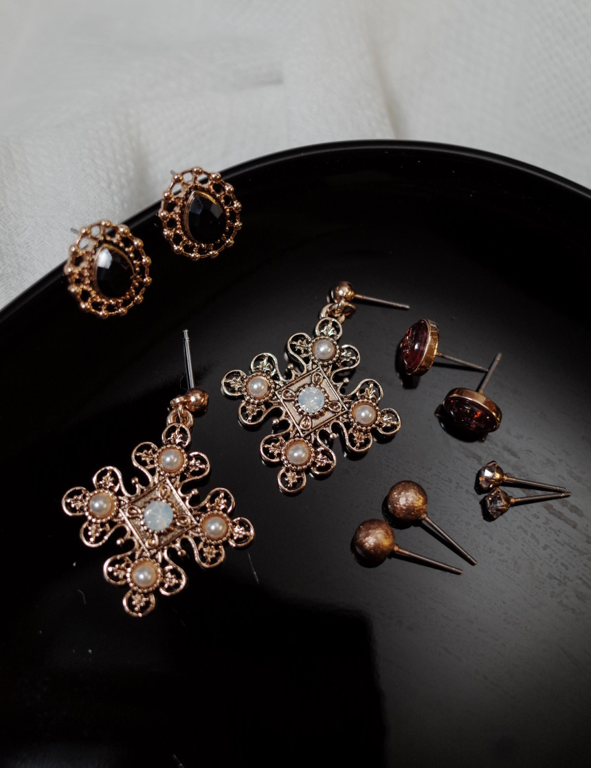 Bulliant 10SET Point Earrings Stylish Chic Unique 