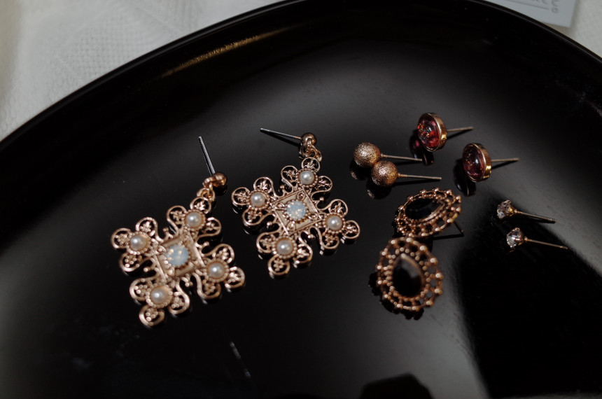 Bulliant 10SET Point Earrings Stylish Chic Unique 