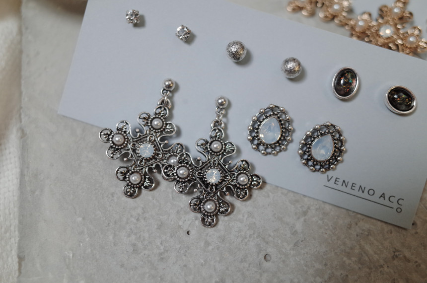 Bulliant 10SET Point Earrings Stylish Chic Unique 