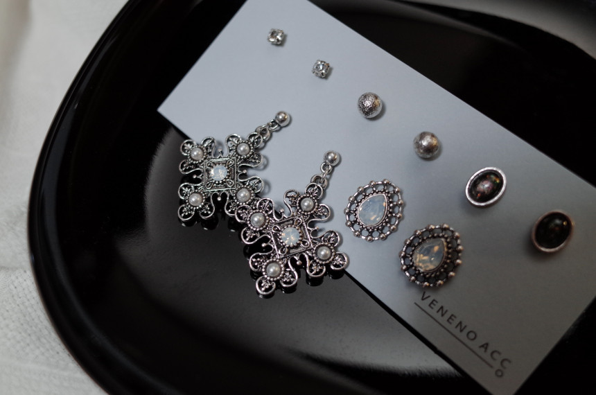 Bulliant 10SET Point Earrings Stylish Chic Unique 