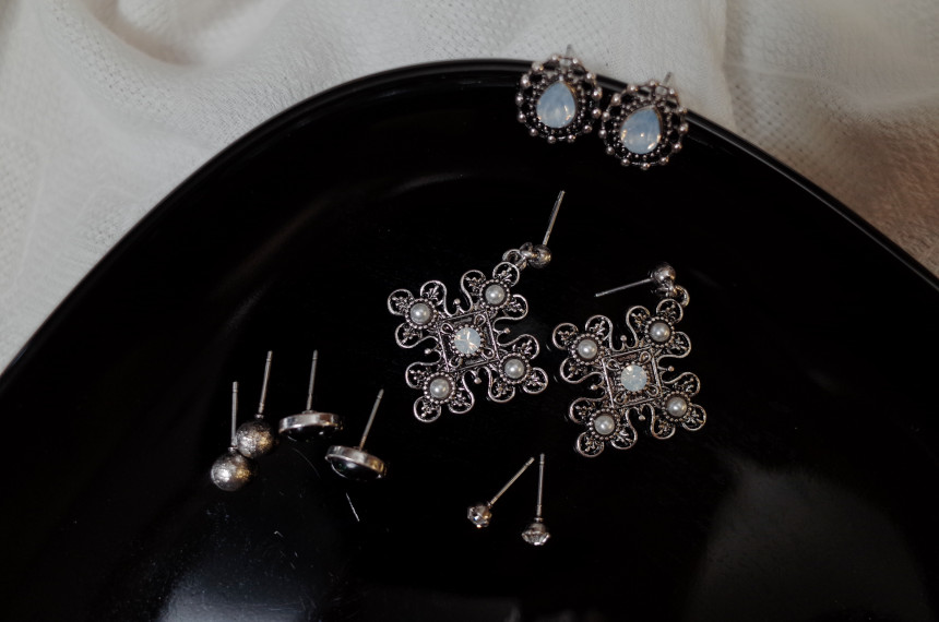 Bulliant 10SET Point Earrings Stylish Chic Unique 