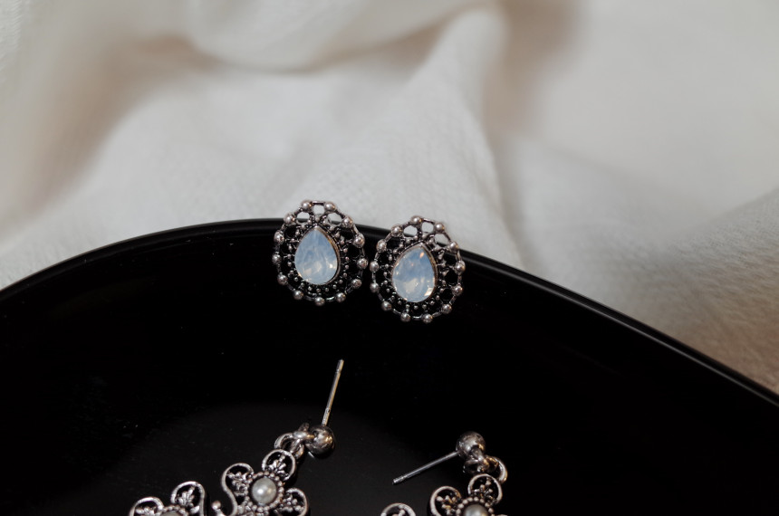 Bulliant 10SET Point Earrings Stylish Chic Unique 