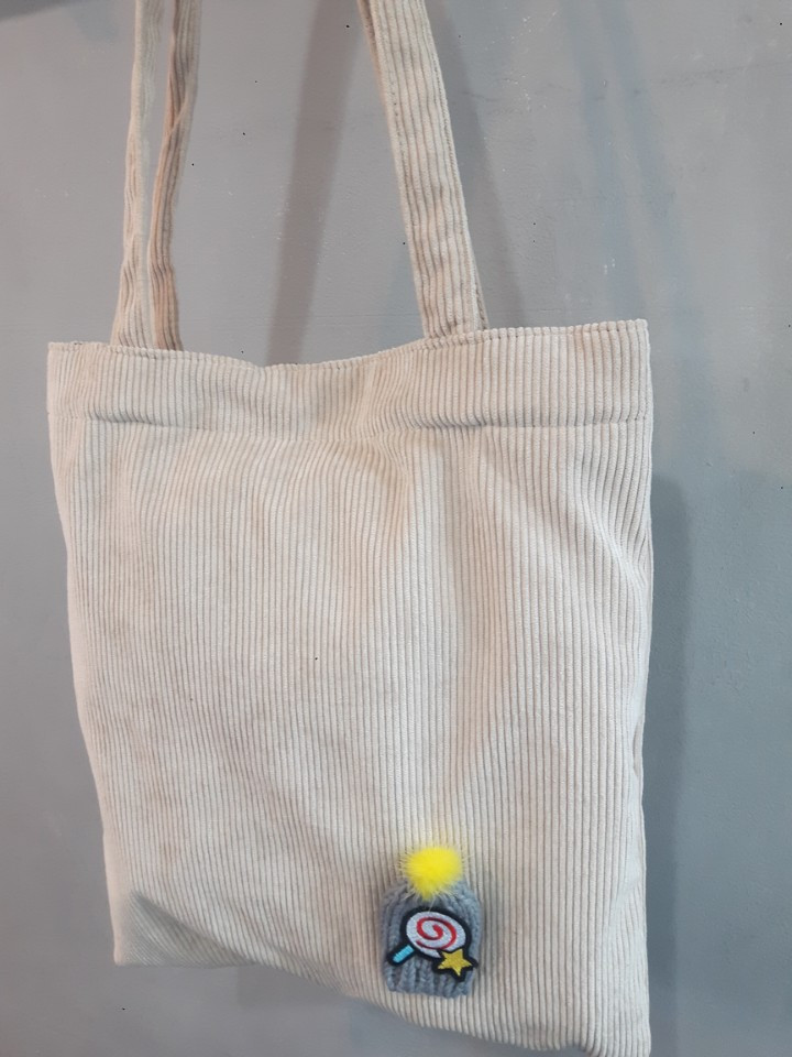 Brooch Golden eco bag ootd Clean and stylish, eleg