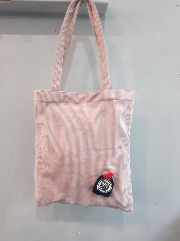 Brooch Golden eco bag ootd Clean and stylish, eleg