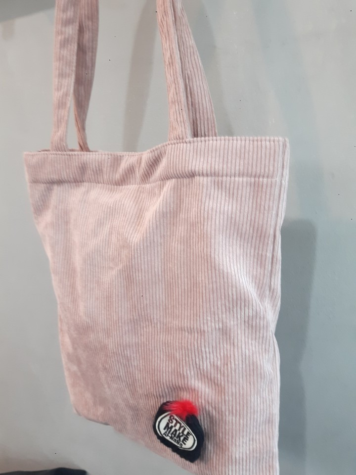 Brooch Golden eco bag ootd Clean and stylish, eleg